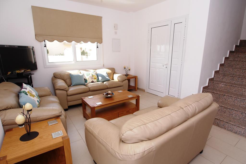 Maouris Villa Protaras Habitación foto