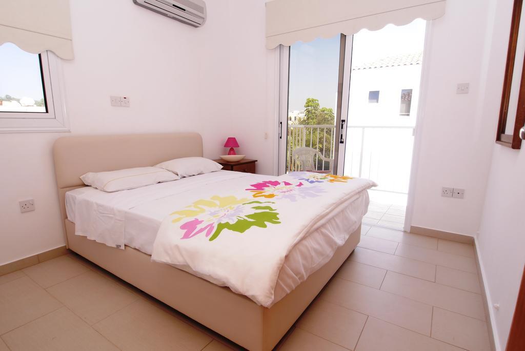 Maouris Villa Protaras Habitación foto
